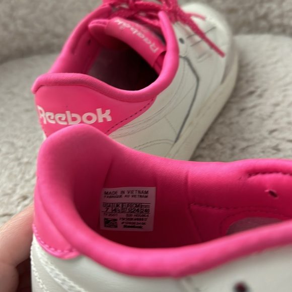 Pink Reebok Shoes - Picture 6 of 6